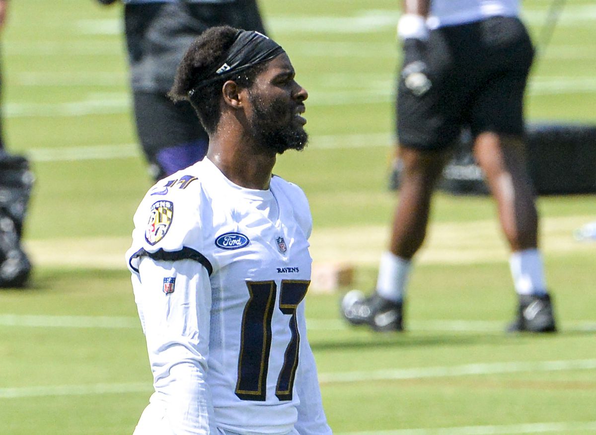 Los Ravens tendrán a Bell en el campo de juego contra los Broncos