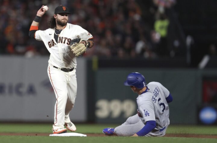 Gigantes dan paliza a Dodgers en primer juego divisional