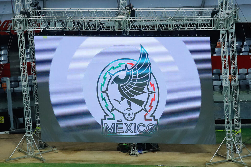 Tri con nuevo escudo