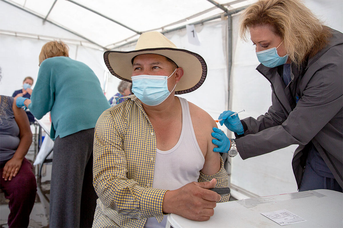 CDPHE Cancelled a COVID-19 Equity Vaccine Clinic because of Short Staff El CDPHE canceló jornada de vacunación para hispanos por falta de personal