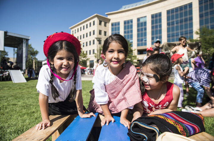 Aurora ranks No. 1 in Colorado for immigrant support Premiada Aurora por sus esfuerzos de integración de inmigrantes