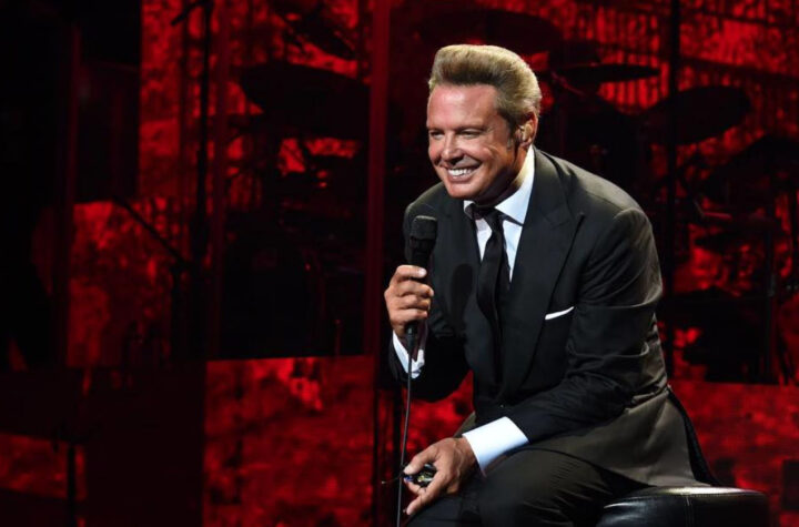 Seguidores de Luis Miguel celebran sus 40 años de carrera