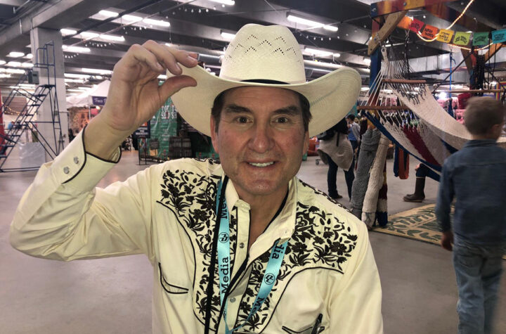 La gran fiesta del oeste tiene la voz de Luis Canela