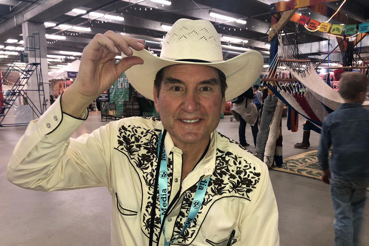 La gran fiesta del oeste tiene la voz de Luis Canela