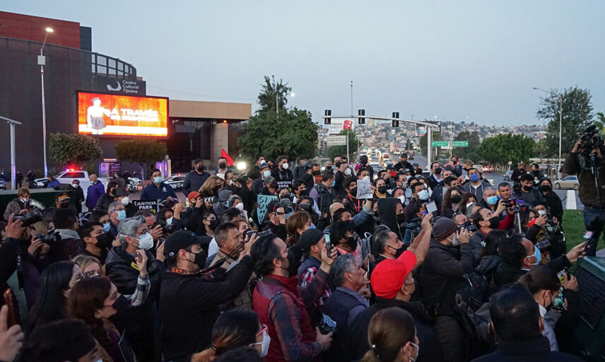 Periodistas mexicanos son callados a balazos