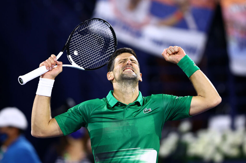 Djokovic regresa firme