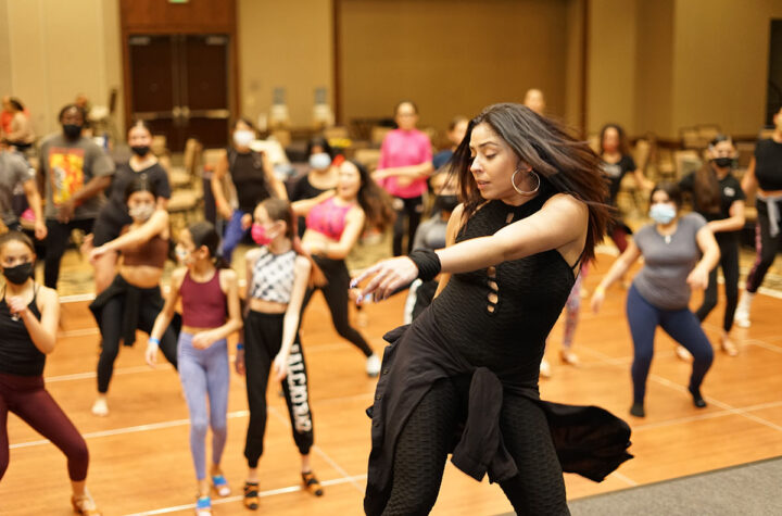 La danza con ritmos latinos se apoderó de Aurora