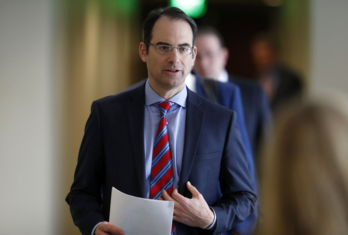 Attorney General Sues False Lawyers who Deceived Immigrants Fiscal General demanda falsas abogadas que engañaban inmigrantes