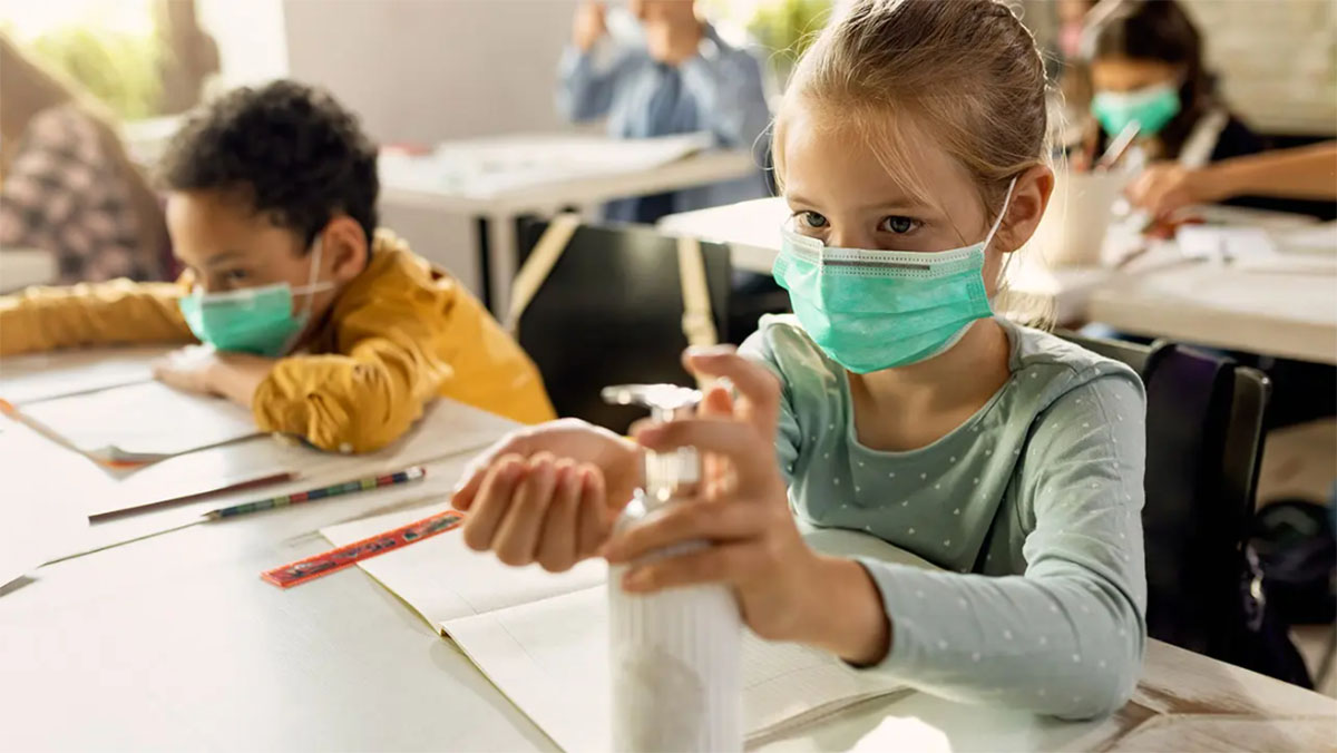 Suspenden mandato de máscaras en escuelas de Denver