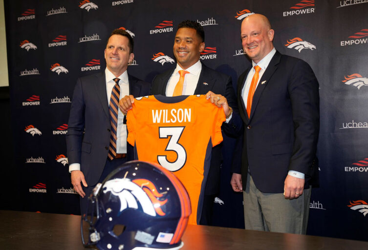 Russell Wilson llega para ganar 3 o 4 Super Bowls