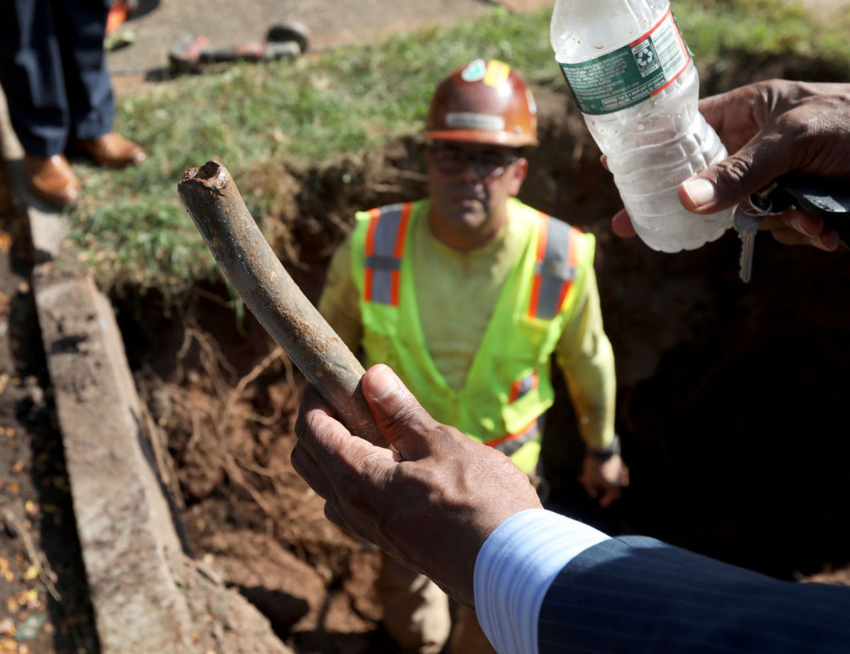¿Califica para reemplazo gratuito de la línea de servicio de agua?