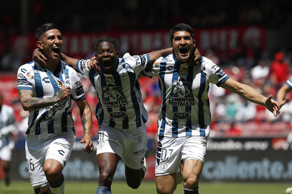 Pachuca lidera