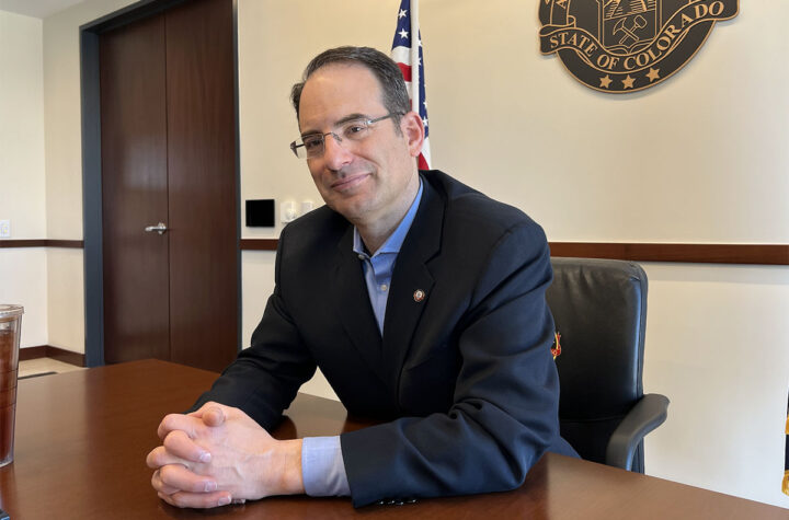 Phil Weiser: “Fentanyl traffickers deserve severe charges” Phil Weiser: “Traficantes de fentanilo merecen penas severas”