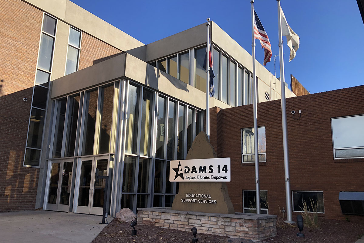 Ordenan reorganización del Adams 14