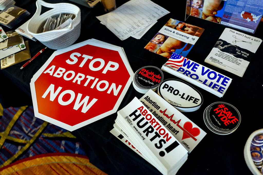 Bloquean ley anti-aborto