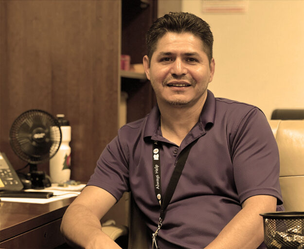 Trabajadores hispanos comparten su experiencia laboral en el CDOR