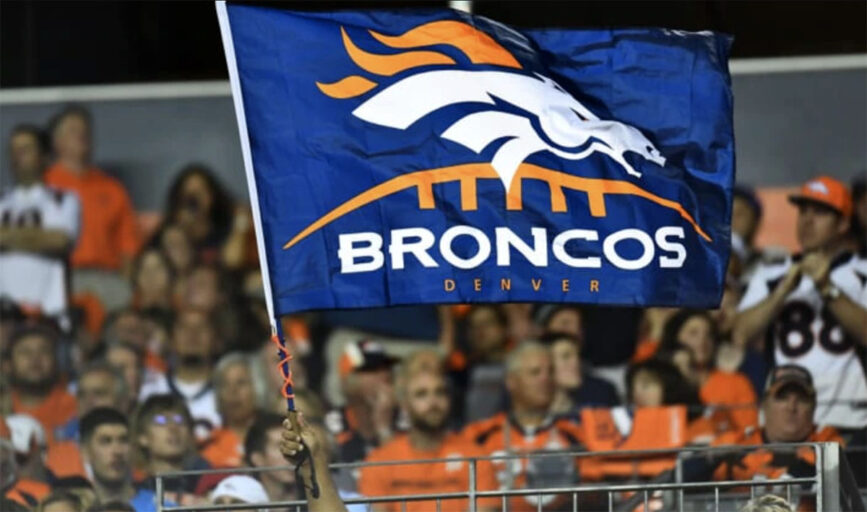 Herederos de fundador de Walmart compran los Denver Broncos