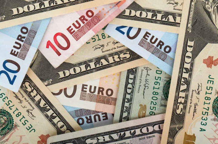 Euro alcanza paridad con el dólar