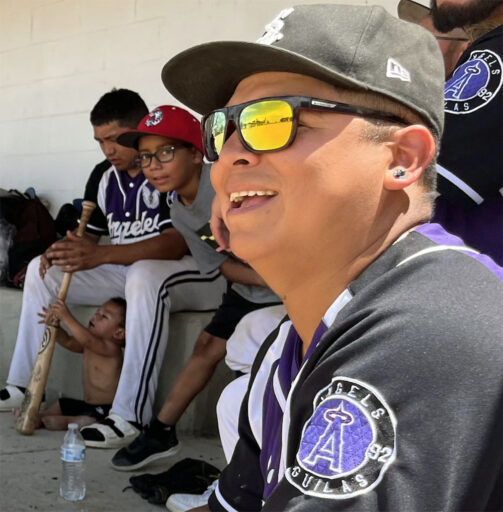 Liga latina en norte de Colorado une a amantes del béisbol
