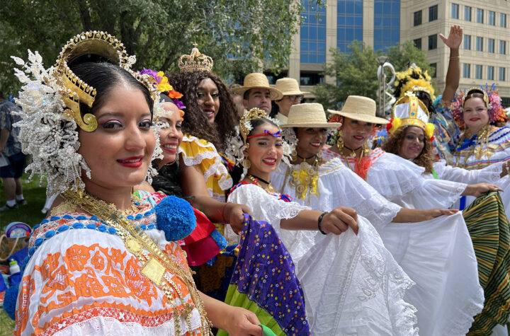 Celebrating diversity and inclusion in Aurora Celebrando la diversidad y la inclusión en Aurora