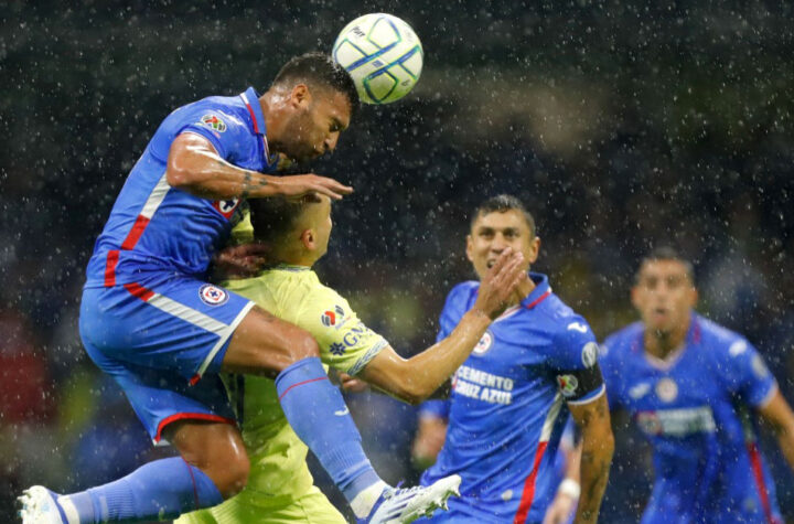 Cruz Azul remueve su entrenador Aguirre tras recibir goleada histórica