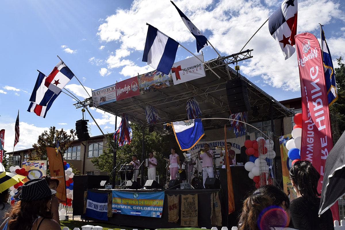 Centroamericanos festejan unidos