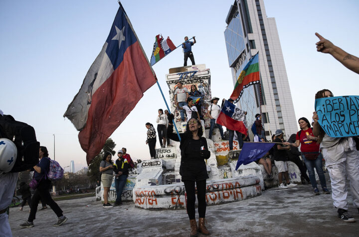 Abrumadora mayoría rechaza nueva constitución chilena