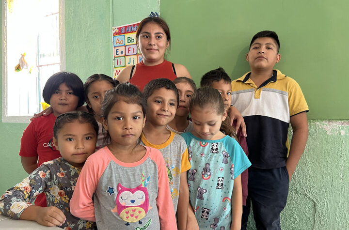 Respettrans and the Thirst to Learn Migrantes aprenden en Juárez mientras esperan por su citas
