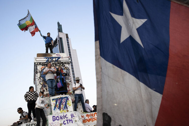 Abrumadora mayoría rechaza nueva constitución chilena