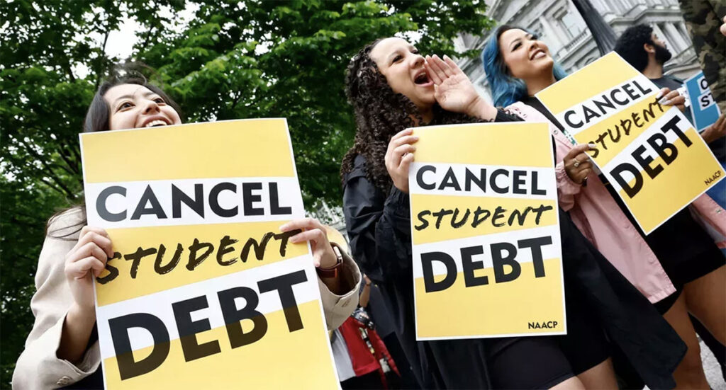 Han pedido perdón de deuda estudiantil 8 millones de deudores
