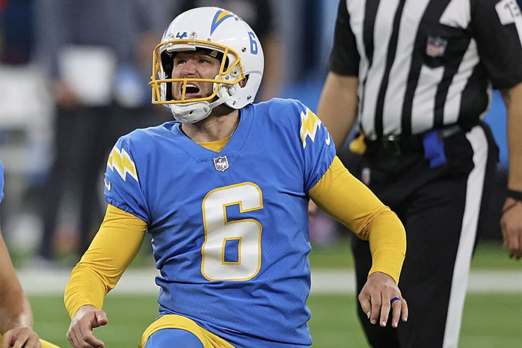 Broncos caen ante Chargers