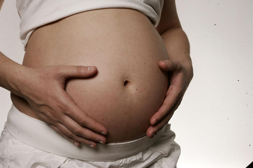 Mujeres con ansiedad dan antes a luz