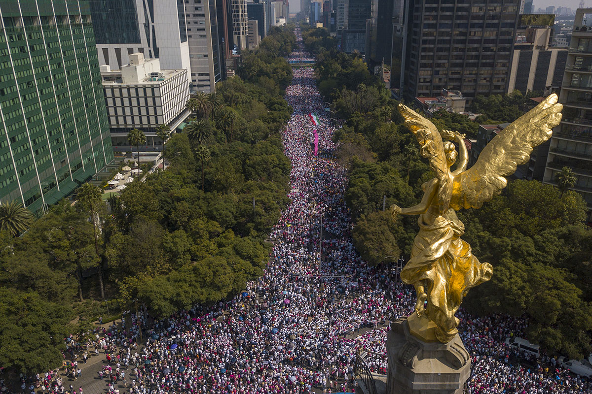Masivo rechazo a reforma electoral de López Obrador