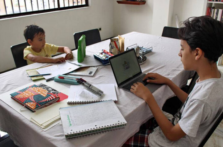 Retrocede nivel educativo en EEUU debido a la pandemia