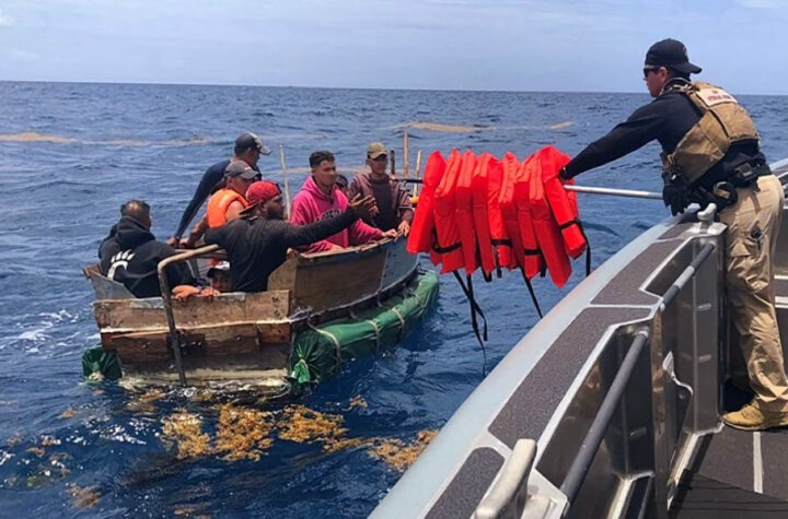 Repatría migrantes cubanos