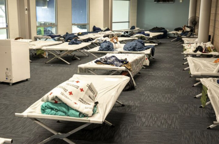 Emergencia en Denver por llegada de migrantes