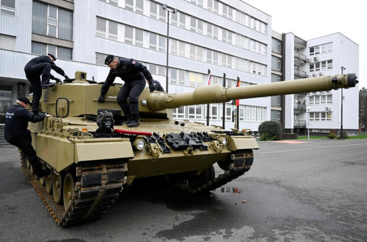 Zelenski insiste que necesitan tanques de guerra