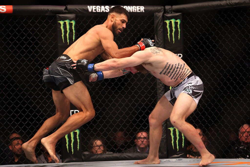 Yair Rodríguez gana un título en UFC