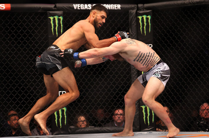 Yair Rodríguez gana un título en UFC