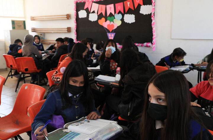Escuelas de Chihuahua abren las puertas a niños migrantes