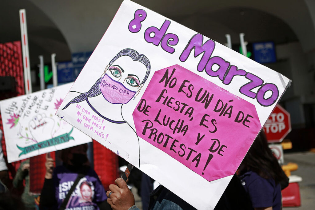 Recuerdan feminicidio contra Luz Mena Flores