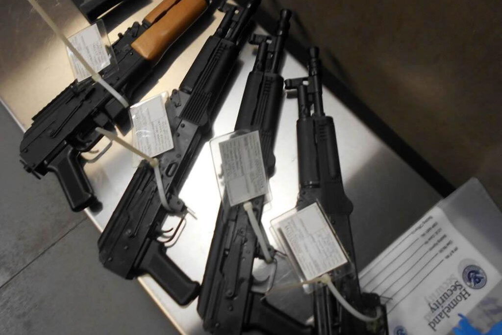 Condenado por compra de armas