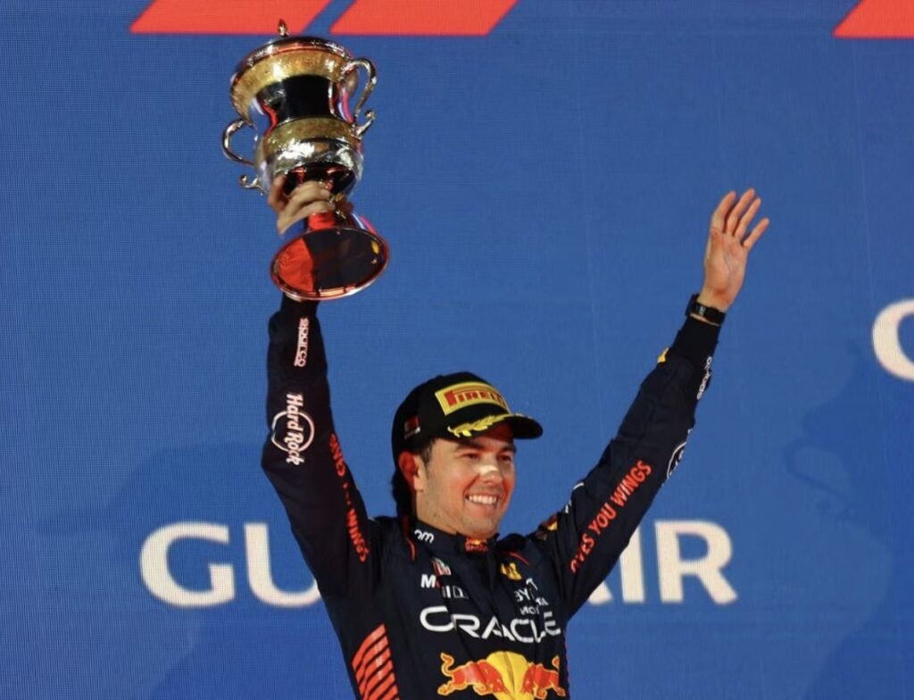 "Checo" Pérez se sube al podio en arranque de la Fórmula Uno
