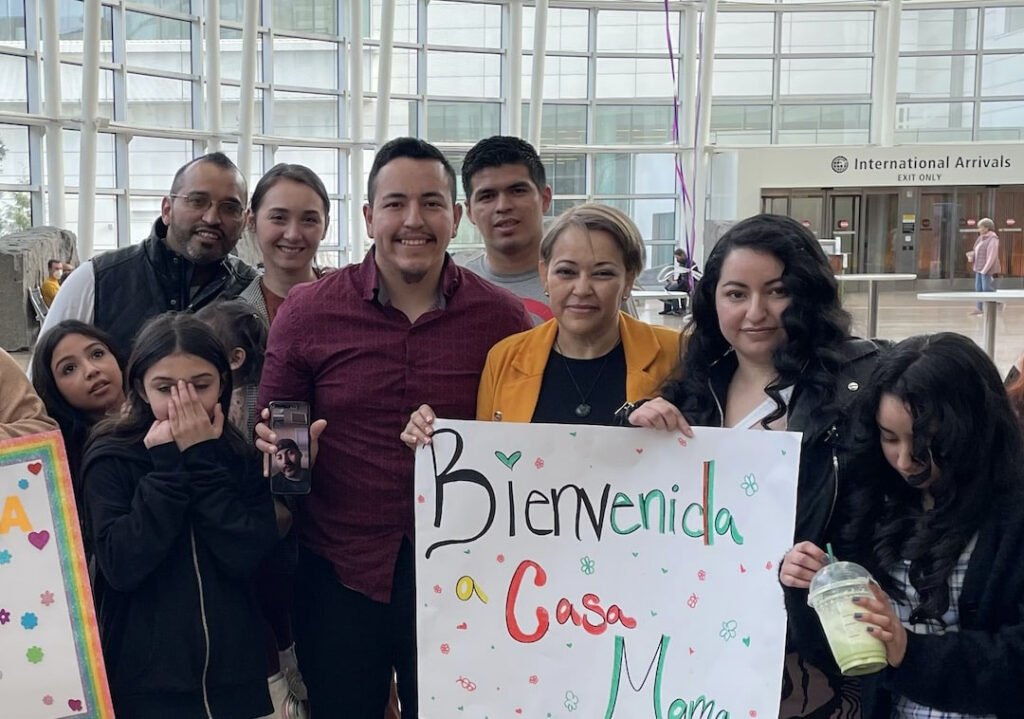 Madre deportada regresa a EE. UU. tras quince años