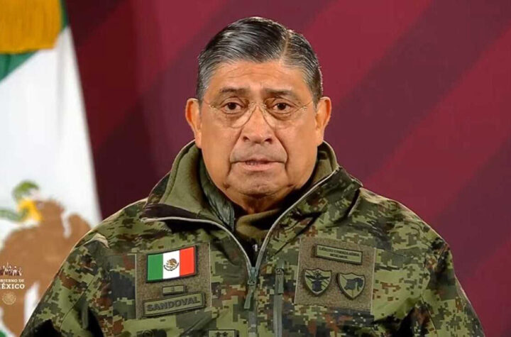 Secretario de Defensa Nacional compró lujoso inmueble a contratista
