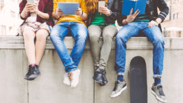 Psicólogos recomiendan instruir a adolescentes en uso de redes