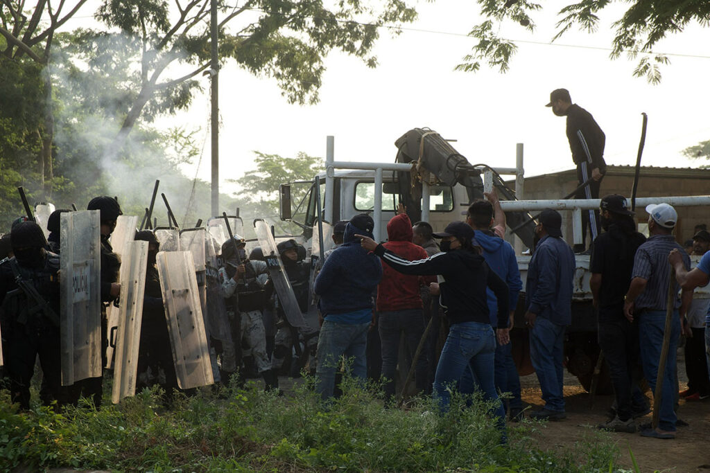 Militares controlan municipio en frontera sur de México