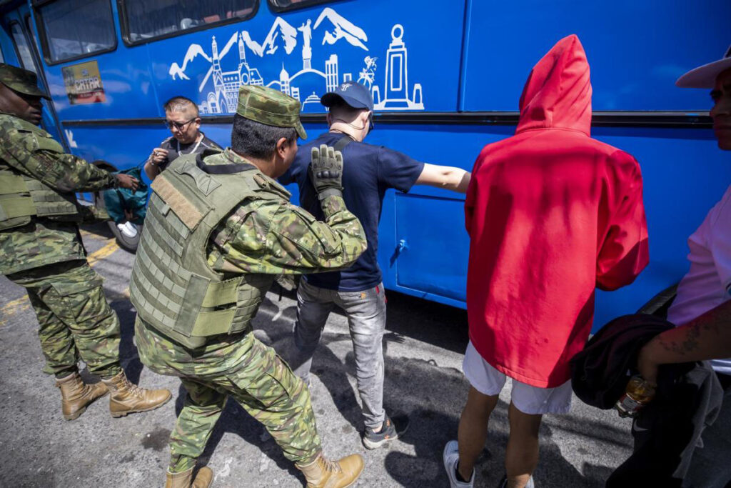 Ecuador sumida en la violencia e inseguridad