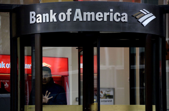 Multado Bank of America