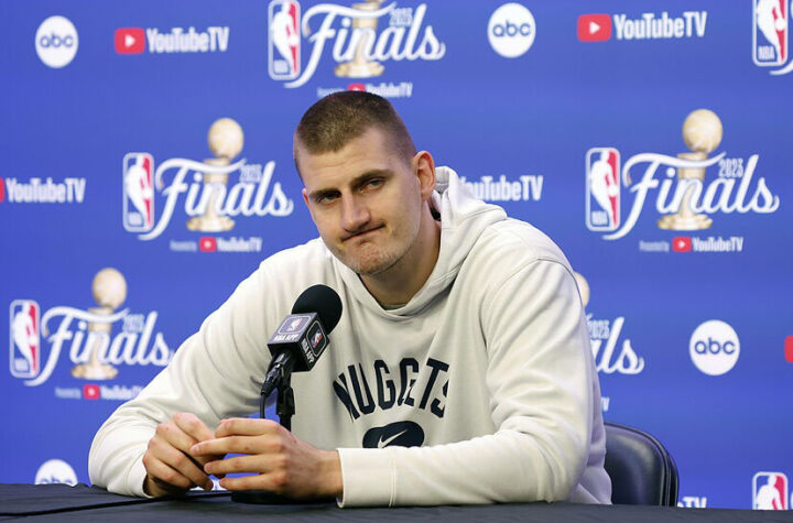 Jokic descansa